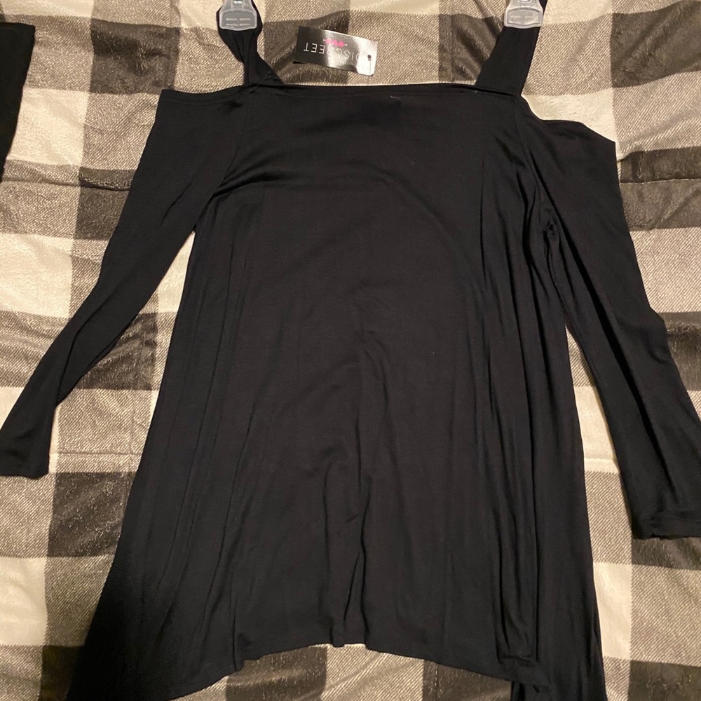 Cold shoulder women’s shirt